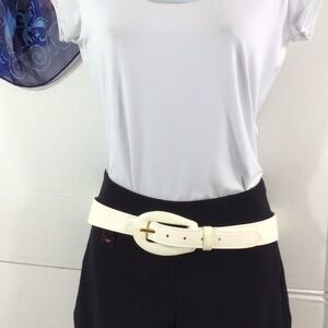 Oscar de la Renta white patent leather tapered belt S
